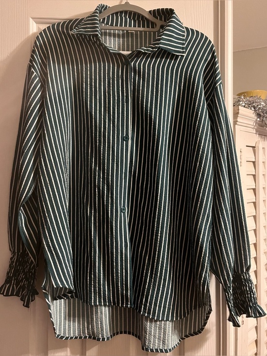 Tops - Striped Button-Up Blouse in Forest Green and White